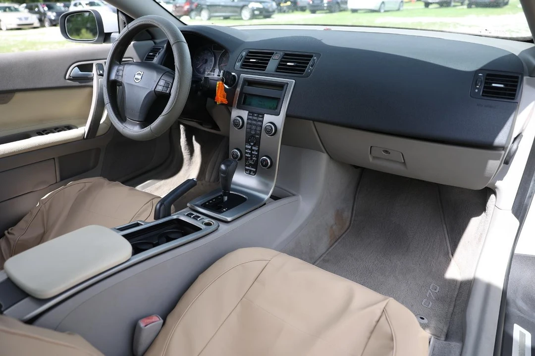 2008 Volvo C70 2nd Gen - Image 18 of 31