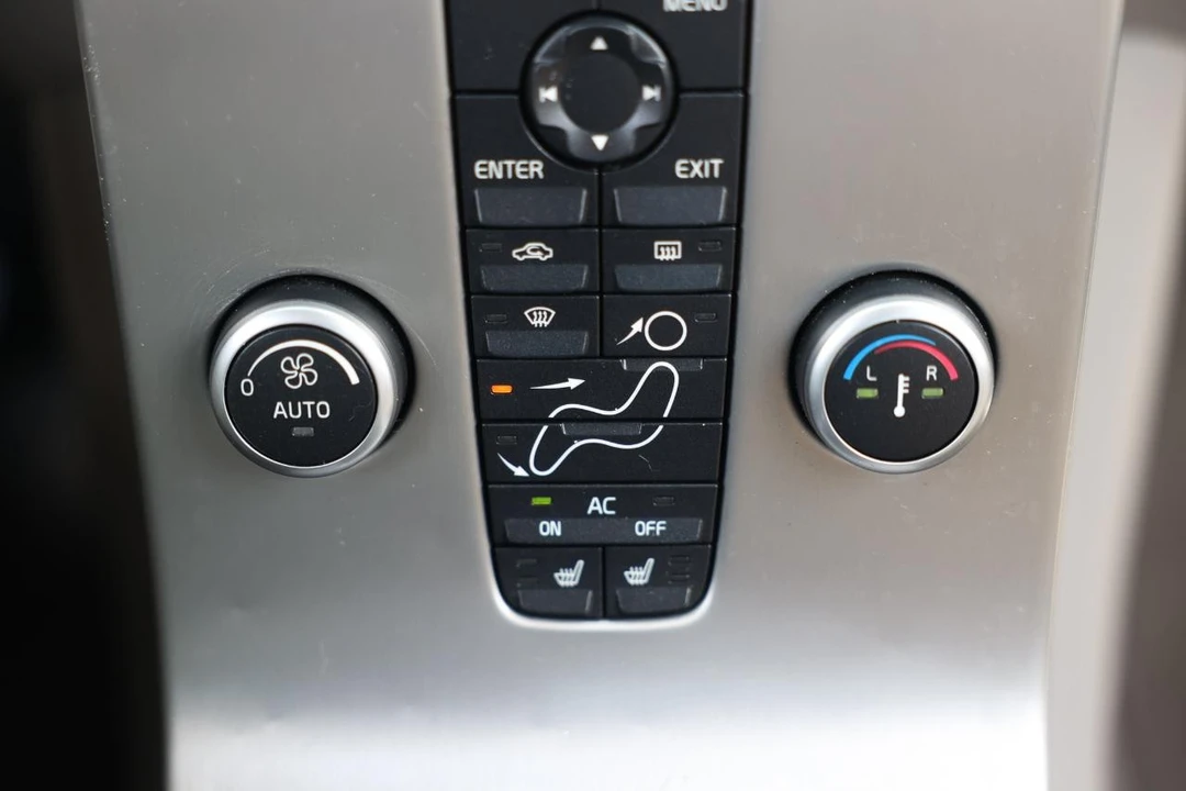 2008 Volvo C70 2nd Gen - Image 30 of 31