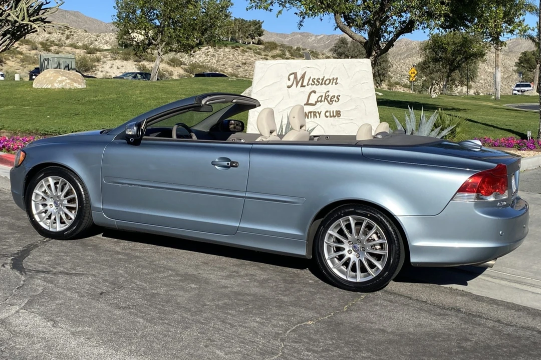 2008 Volvo C70 2nd Gen - Image 2 of 7