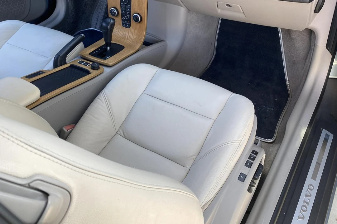2008 Volvo C70 2nd Gen - Image 4 of 7