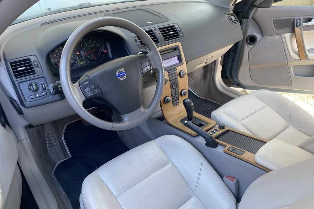 2008 Volvo C70 2nd Gen - Image 5 of 7
