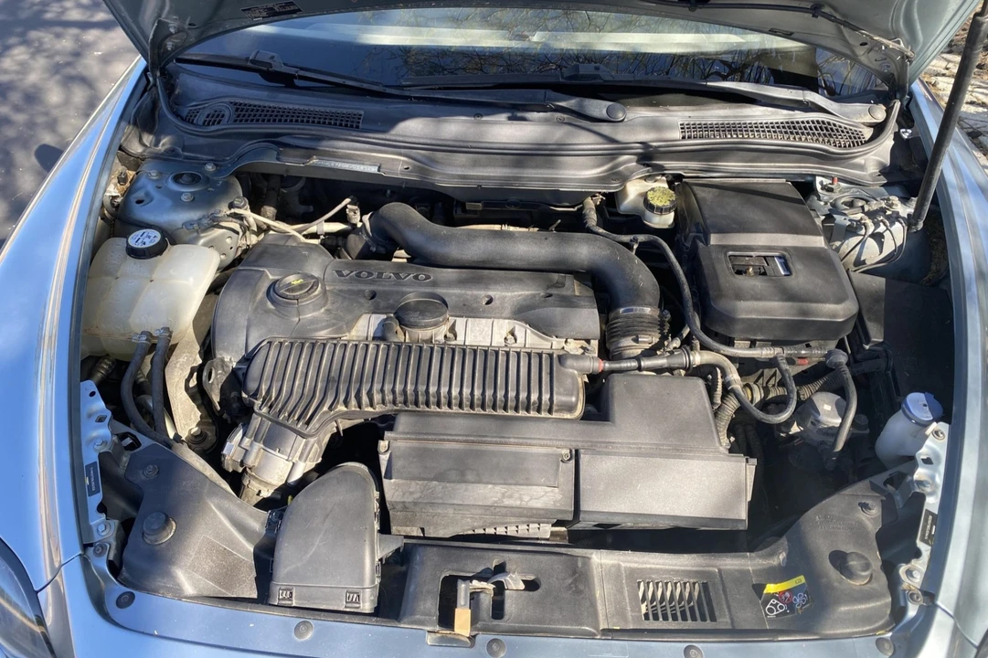 2008 Volvo C70 2nd Gen - Image 6 of 7