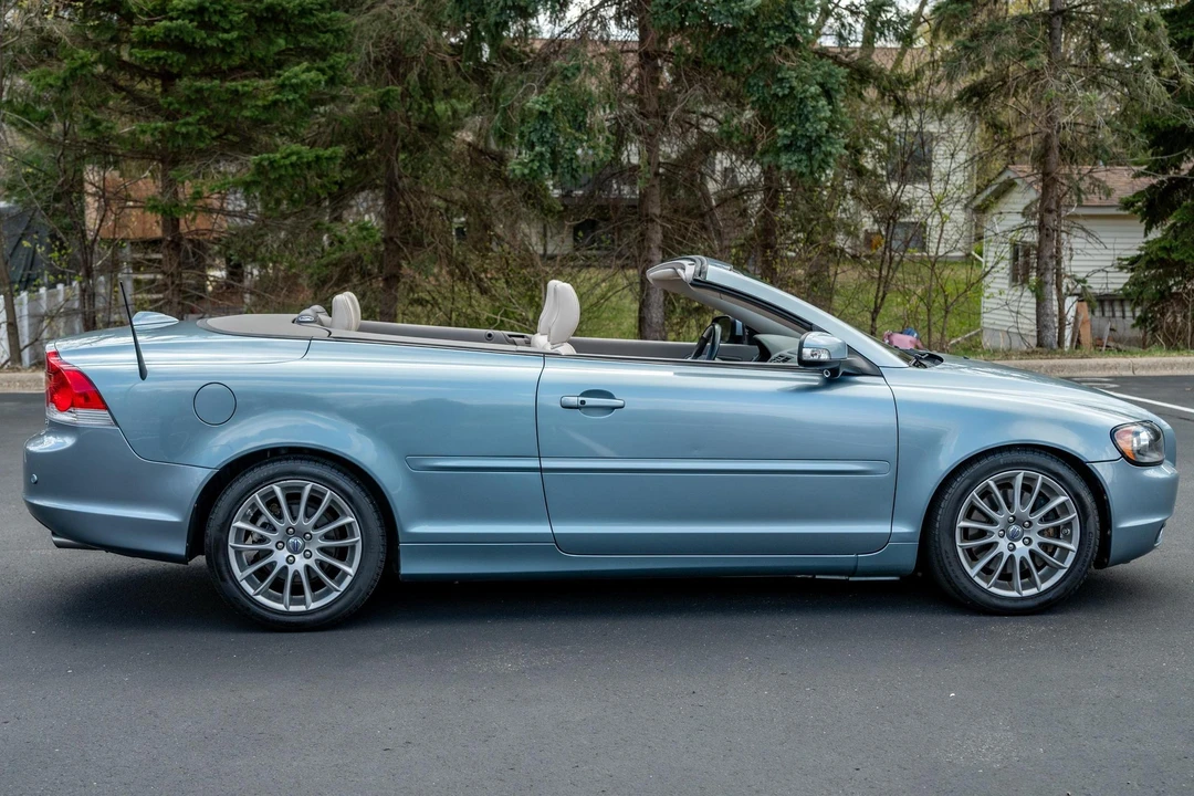 2008 Volvo C70 2nd Gen - Image 3 of 31