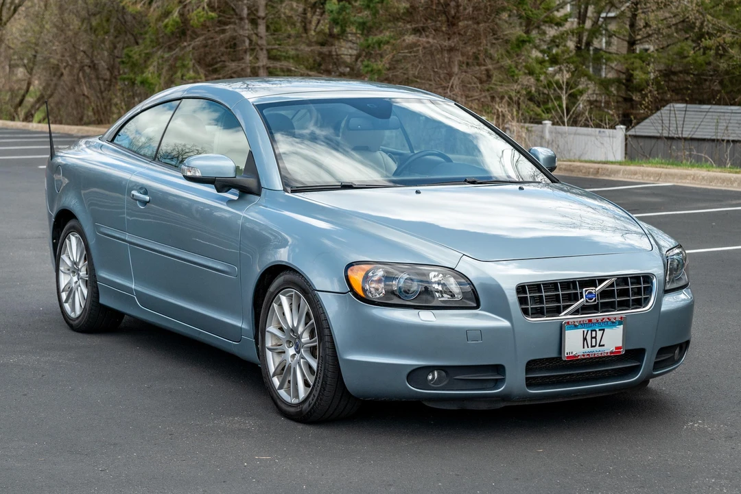 2008 Volvo C70 2nd Gen - Image 16 of 31