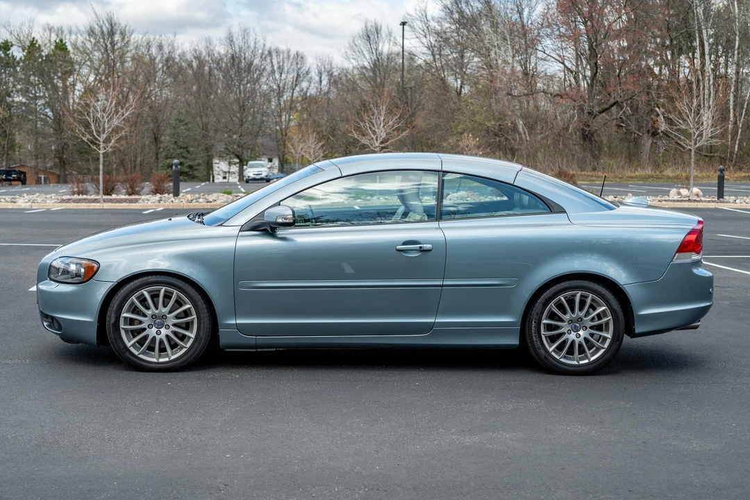 2008 Volvo C70 2nd Gen - Image 12 of 31