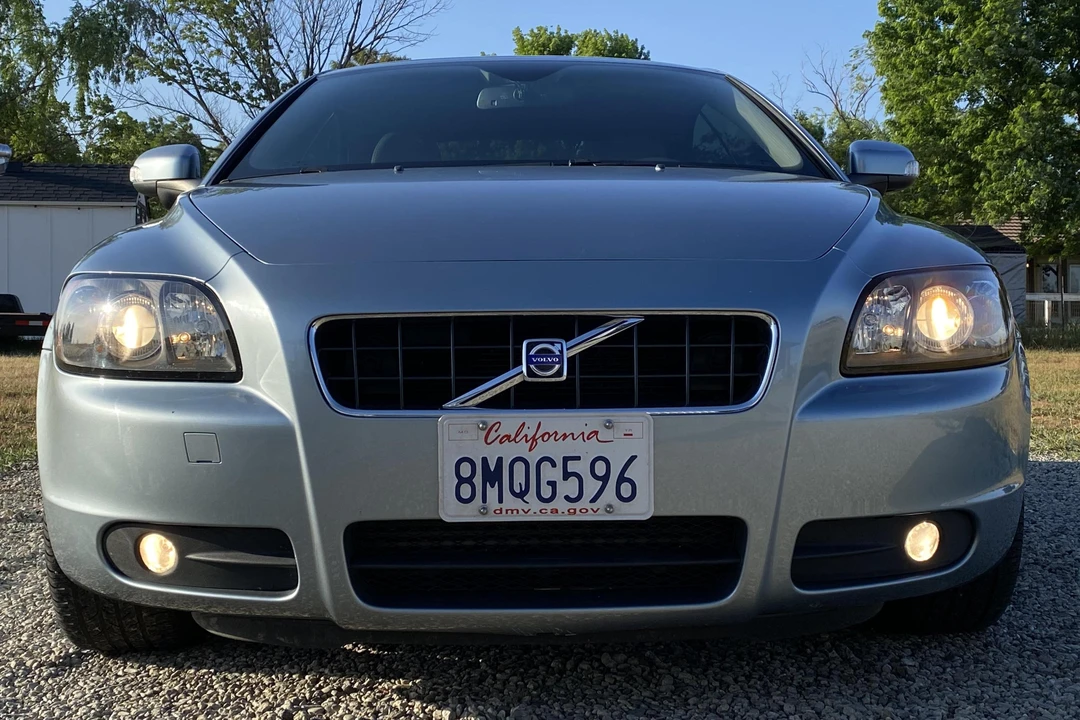 2008 Volvo C70 2nd Gen - Image 2 of 31