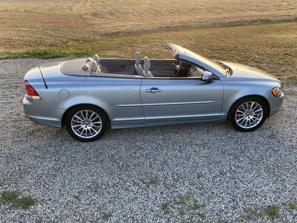 2008 Volvo C70 2nd Gen - Image 19 of 31