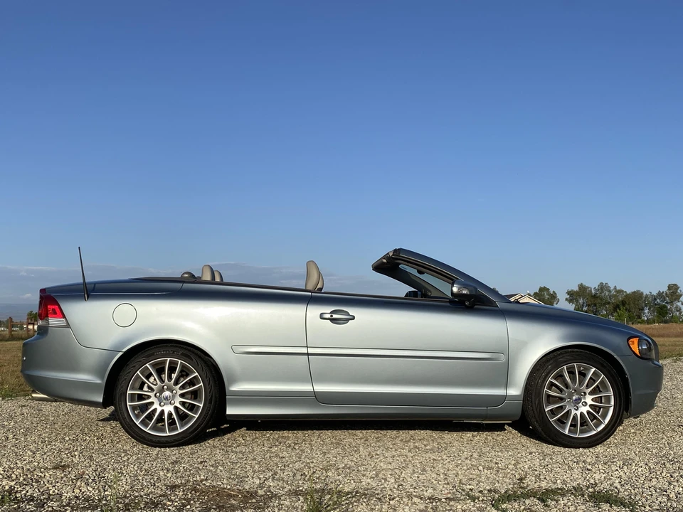 2008 Volvo C70 2nd Gen - Image 18 of 31