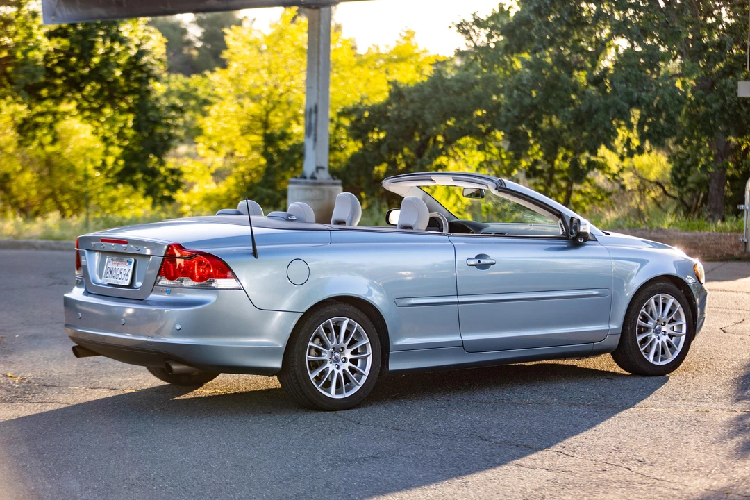 2008 Volvo C70 2nd Gen - Image 13 of 31