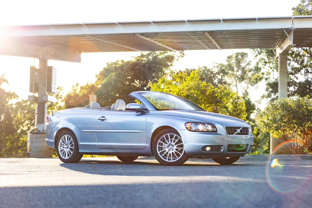 2008 Volvo C70 2nd Gen - Image 17 of 31