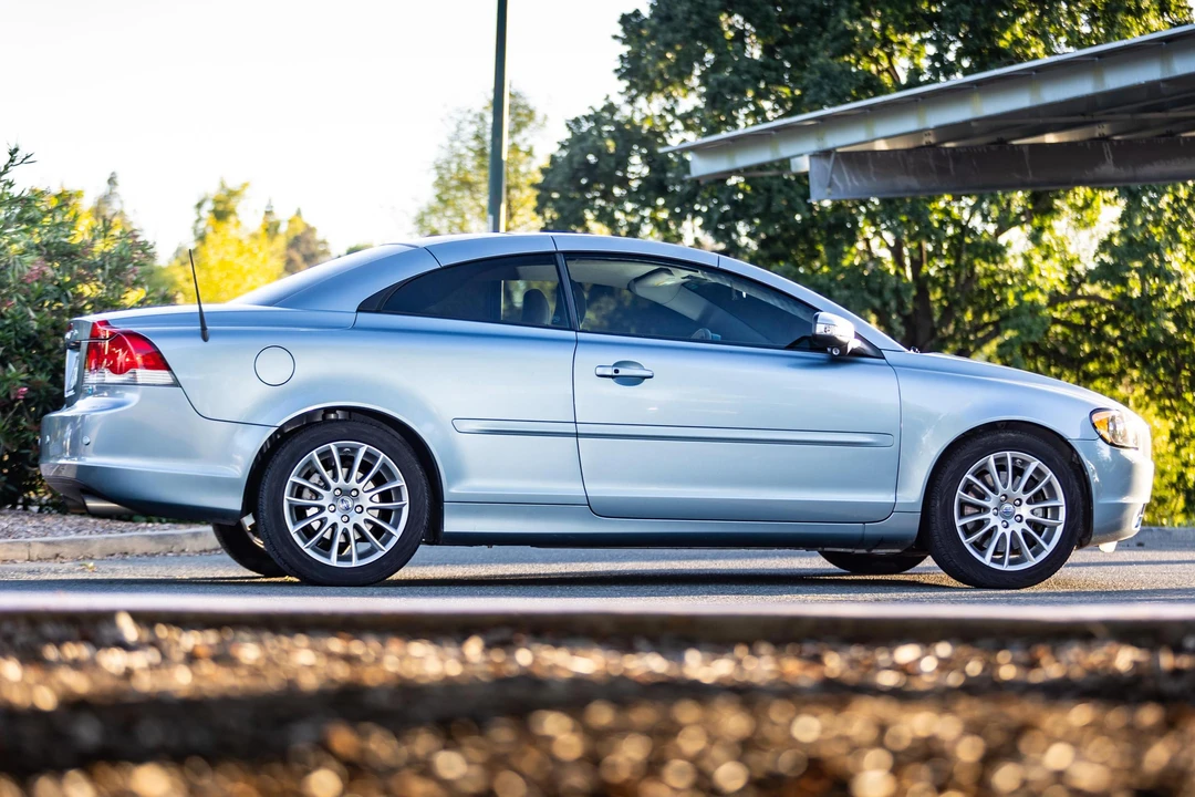 2008 Volvo C70 2nd Gen - Image 3 of 31