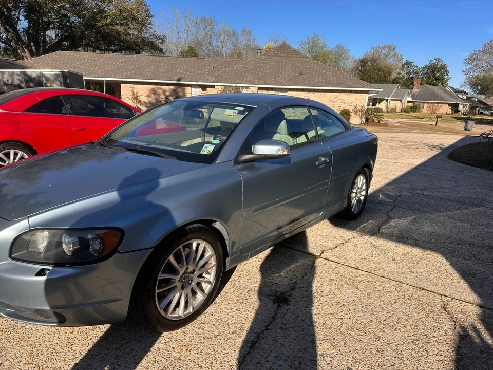 2008 Volvo C70 2nd Gen - Image 2 of 10