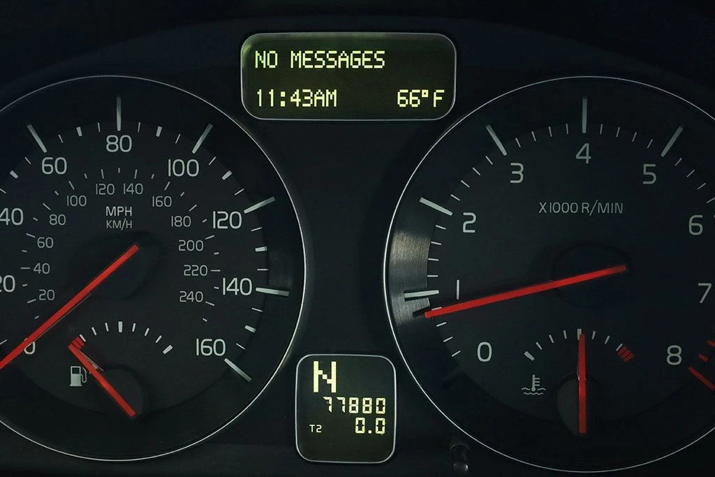 2008 Volvo C70 2nd Gen - Image 12 of 21