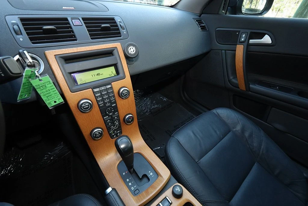 2008 Volvo C70 2nd Gen - Image 9 of 21