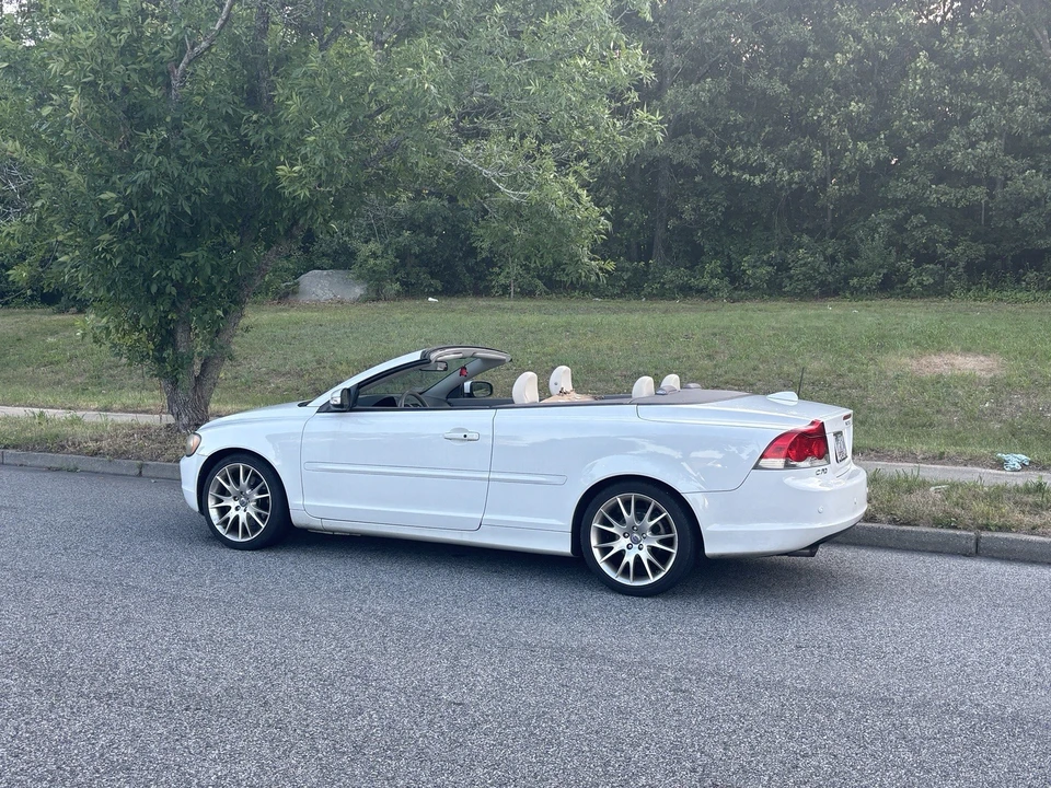 2008 Volvo C70 2nd Gen - Image 4 of 17