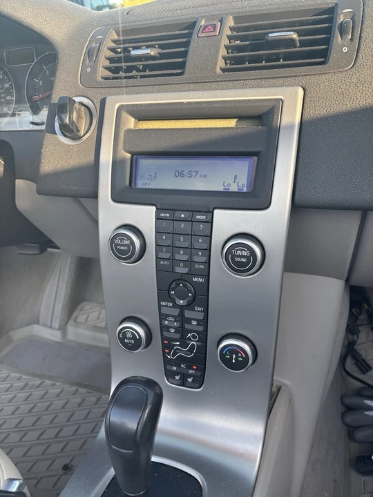 2008 Volvo C70 2nd Gen - Image 10 of 17