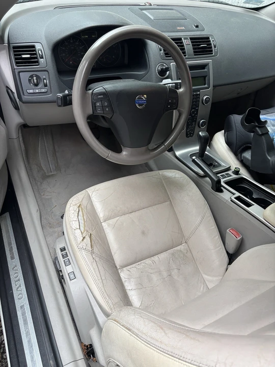 2008 Volvo C70 2nd Gen - Image 12 of 17