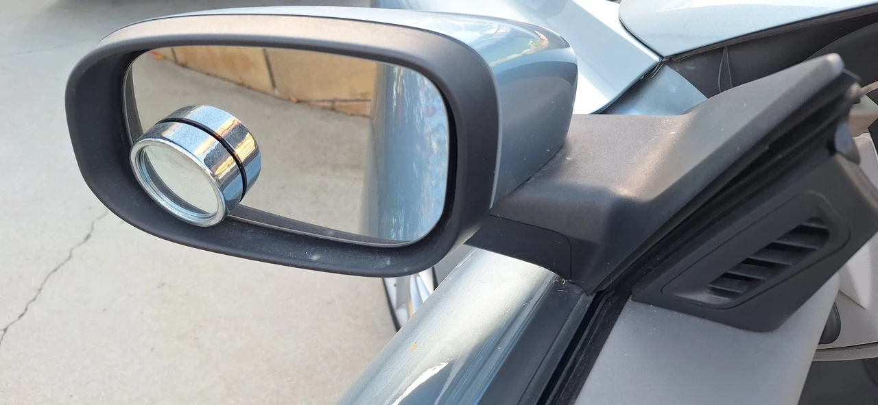 2008 Volvo C70 2nd Gen - Image 24 of 31