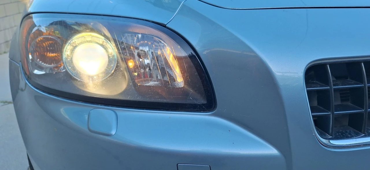 2008 Volvo C70 2nd Gen - Image 12 of 31