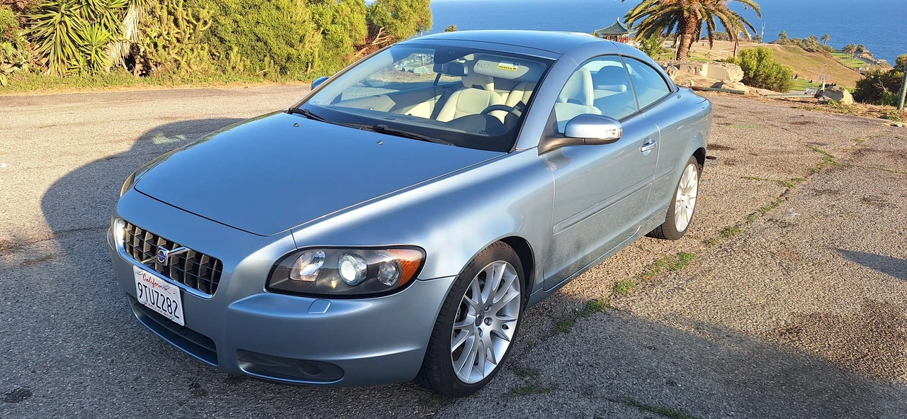 2008 Volvo C70 2nd Gen - Image 2 of 31