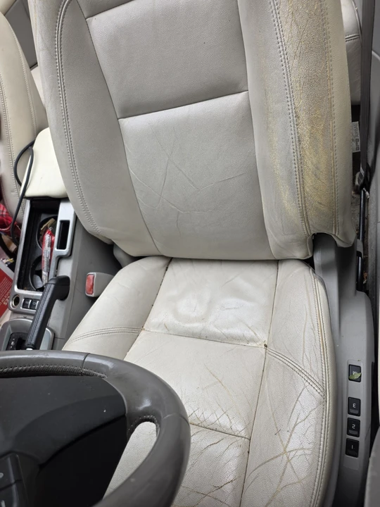 2008 Volvo C70 2nd Gen - Image 25 of 26
