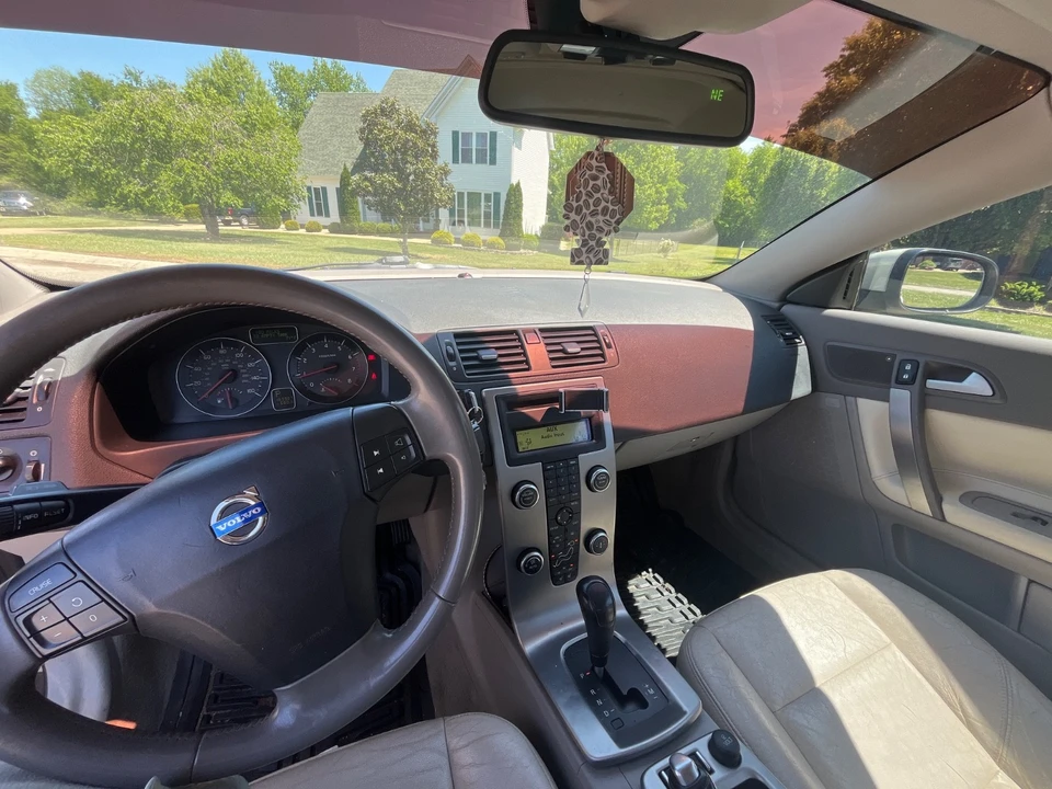 2008 Volvo C70 2nd Gen - Image 11 of 12
