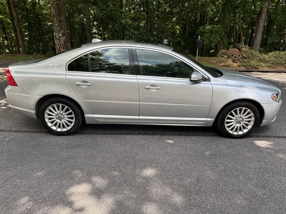 2008 Volvo S80 2nd Gen - Image 2 of 11