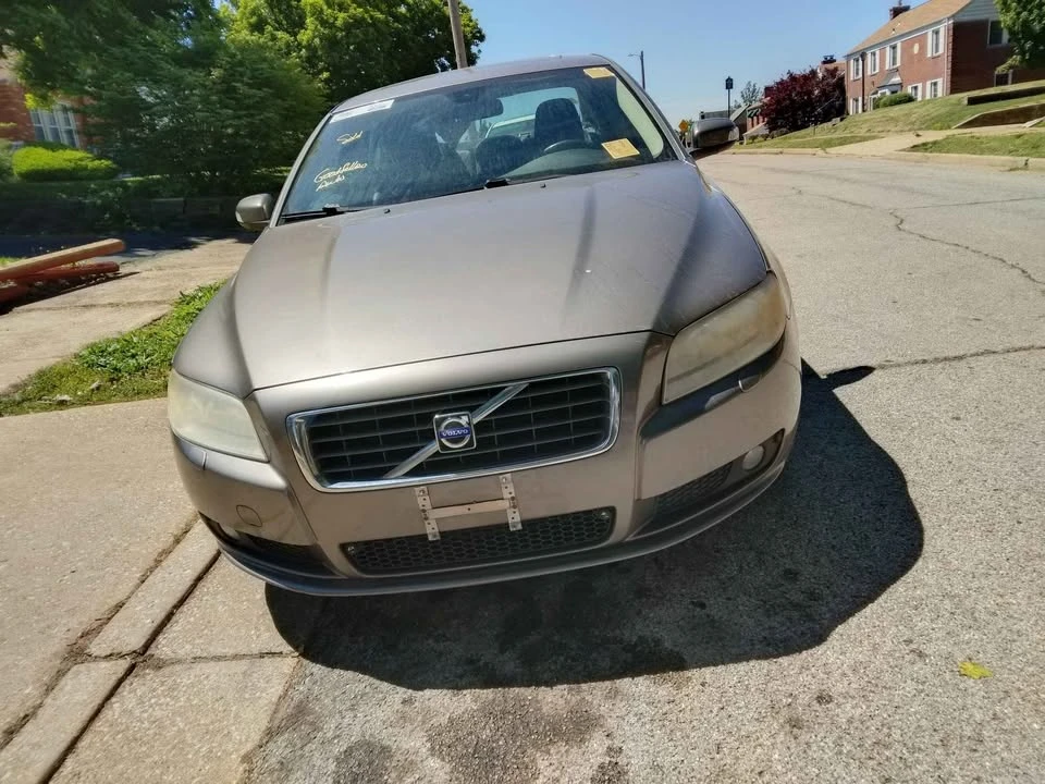 2008 Volvo S80 2nd Gen - Image 2 of 9
