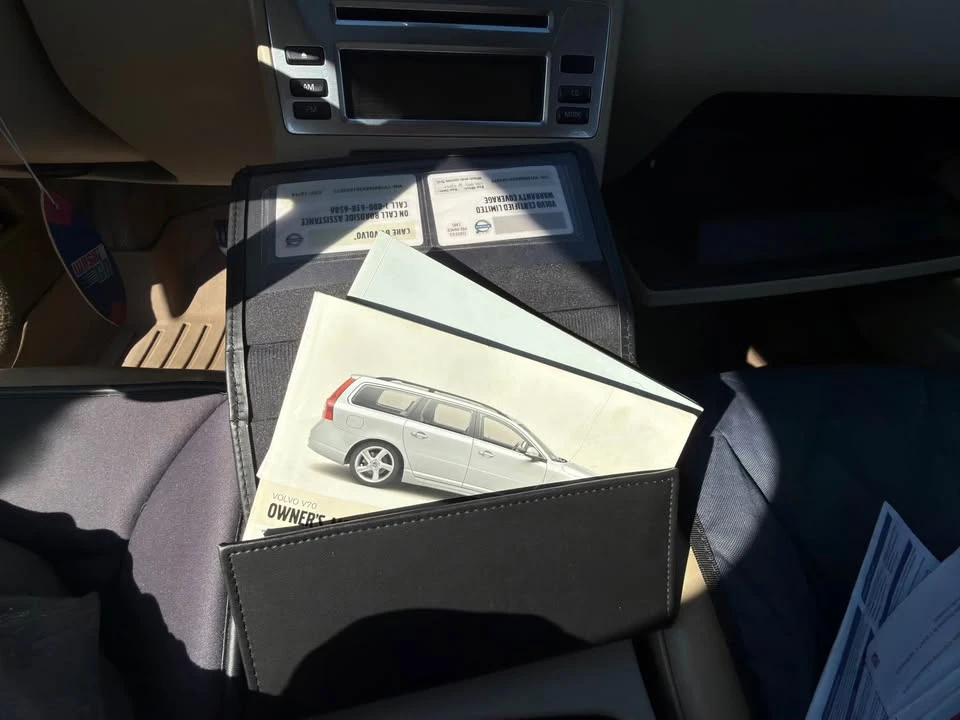 2008 Volvo V70 3rd Gen - Image 13 of 20