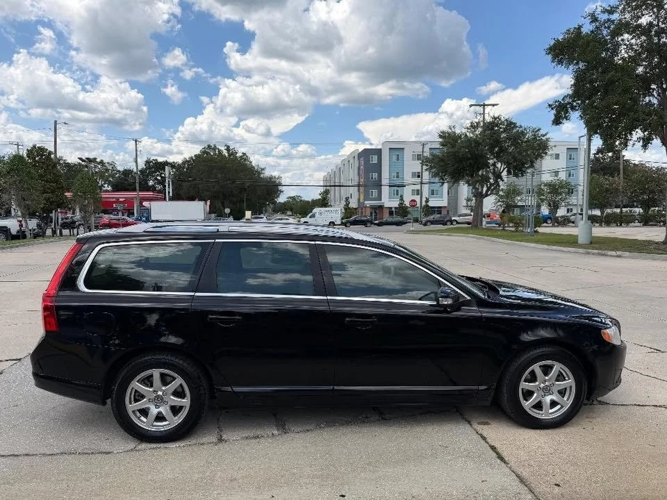 2008 Volvo V70 3rd Gen - Image 2 of 20