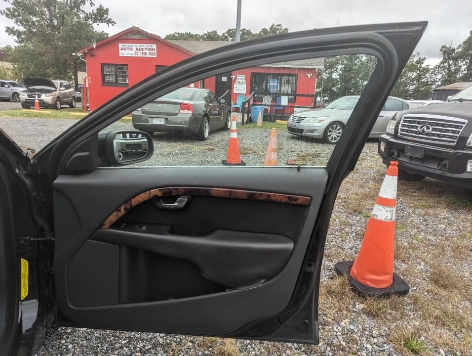 2008 Volvo V70 3rd Gen - Image 16 of 21