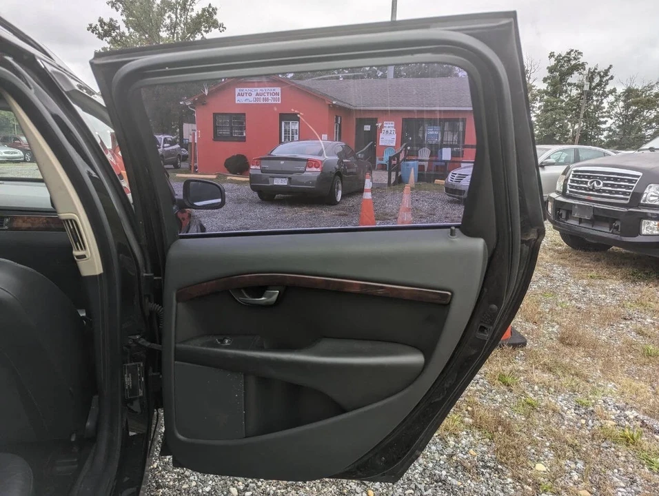 2008 Volvo V70 3rd Gen - Image 15 of 21
