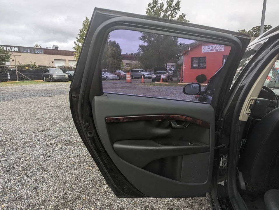 2008 Volvo V70 3rd Gen - Image 17 of 21