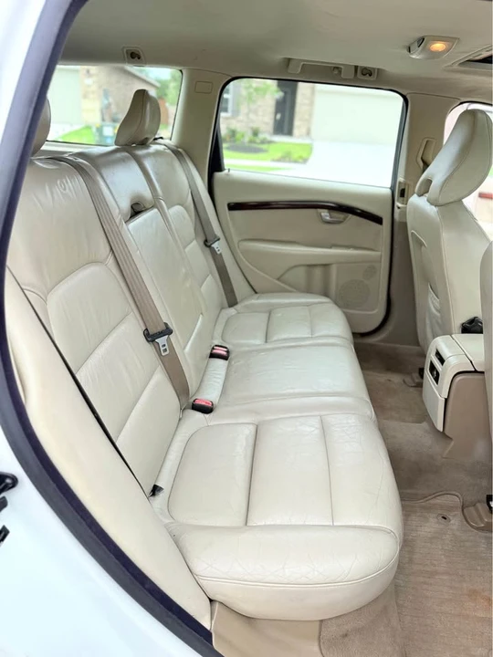 2008 Volvo V70 3rd Gen - Image 15 of 21