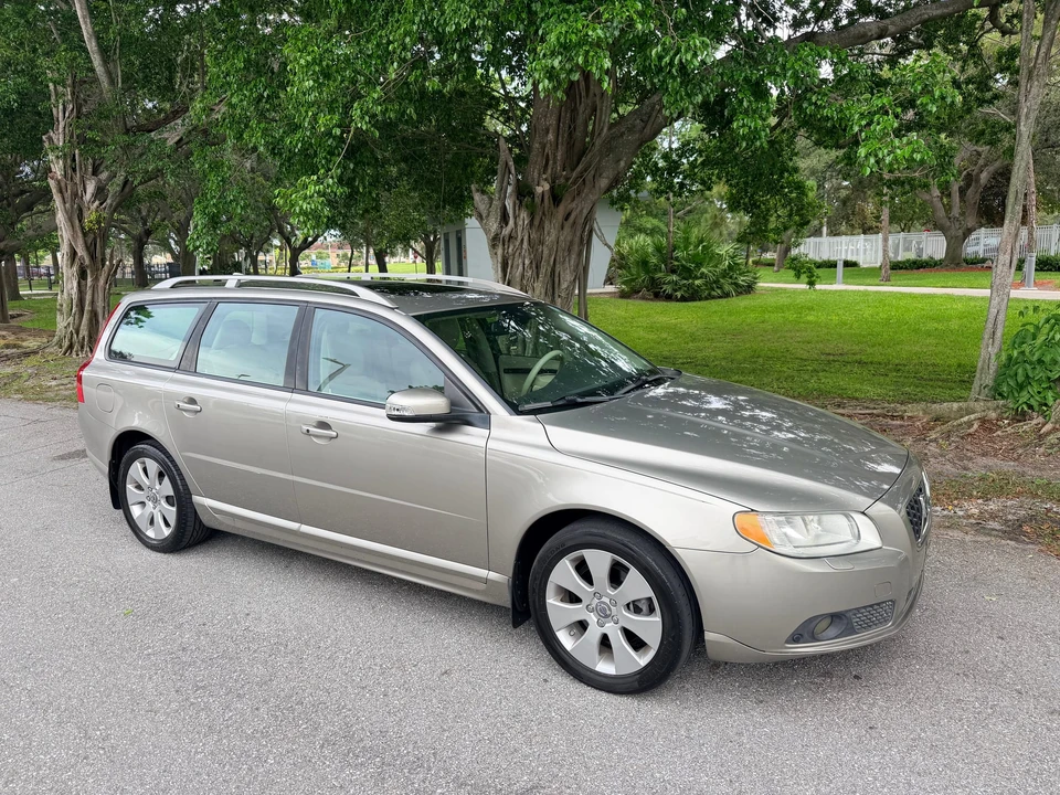 2008 Volvo V70 3rd Gen - Image 16 of 31