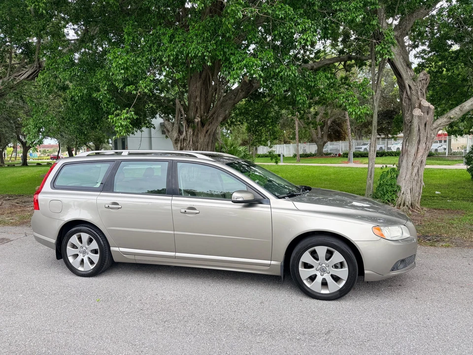 2008 Volvo V70 3rd Gen - Image 17 of 31