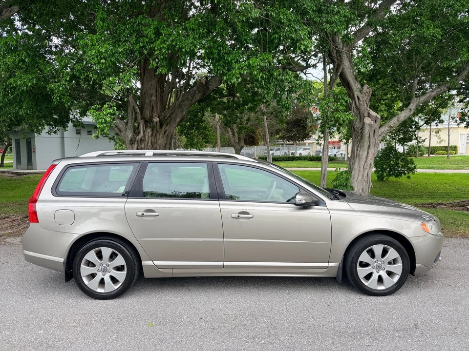 2008 Volvo V70 3rd Gen - Image 19 of 31
