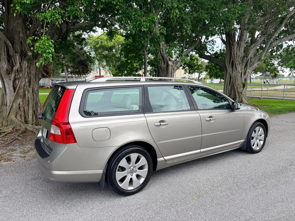 2008 Volvo V70 3rd Gen - Image 26 of 31