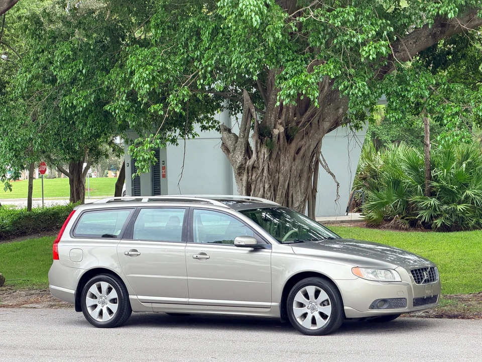 2008 Volvo V70 3rd Gen - Image 18 of 31