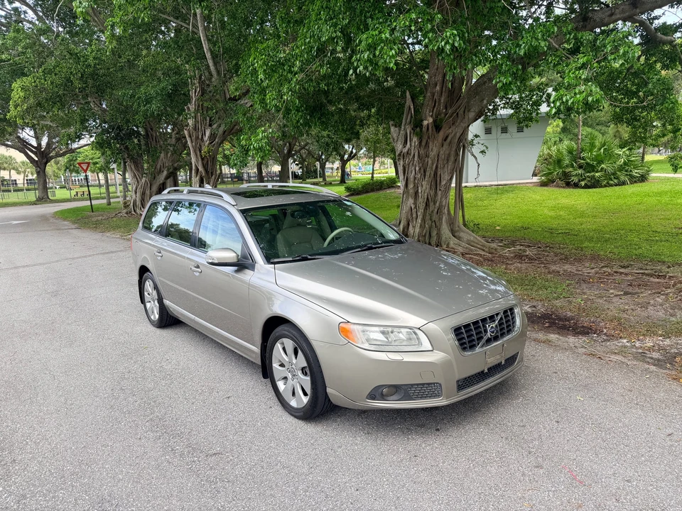 2008 Volvo V70 3rd Gen - Image 14 of 31