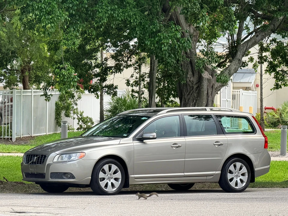 2008 Volvo V70 3rd Gen - Image 3 of 31