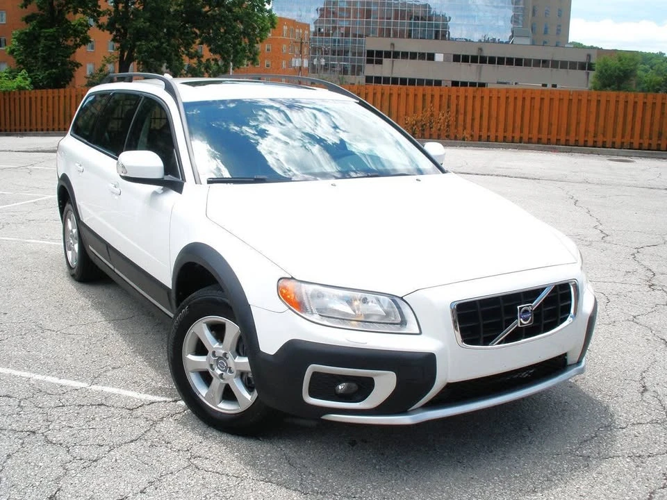 2008 Volvo XC70 3rd Gen - Image 2 of 20