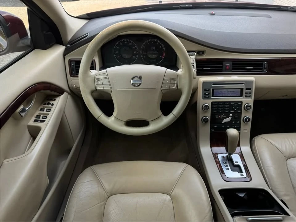 2008 Volvo XC70 3rd Gen - Image 10 of 13