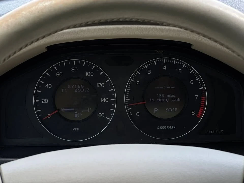 2008 Volvo XC70 3rd Gen - Image 11 of 13