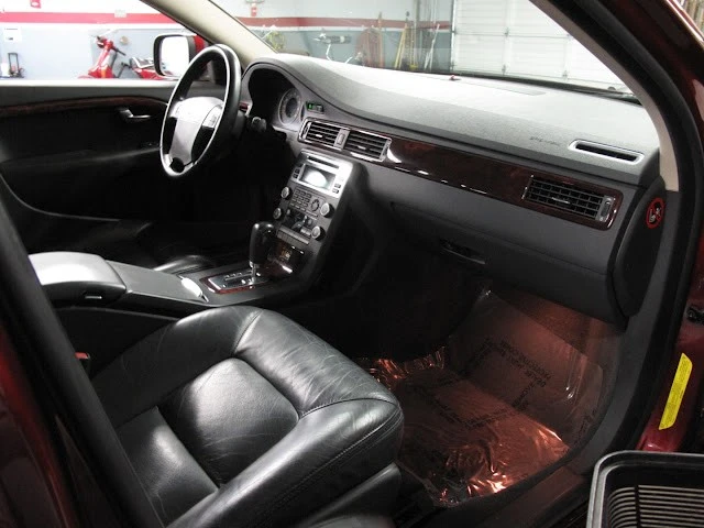 2008 Volvo XC70 3rd Gen - Image 10 of 31
