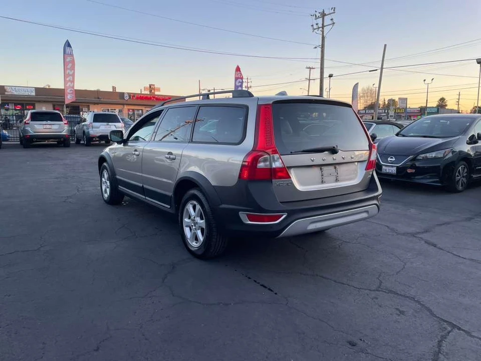 2008 Volvo XC70 3rd Gen - Image 4 of 17