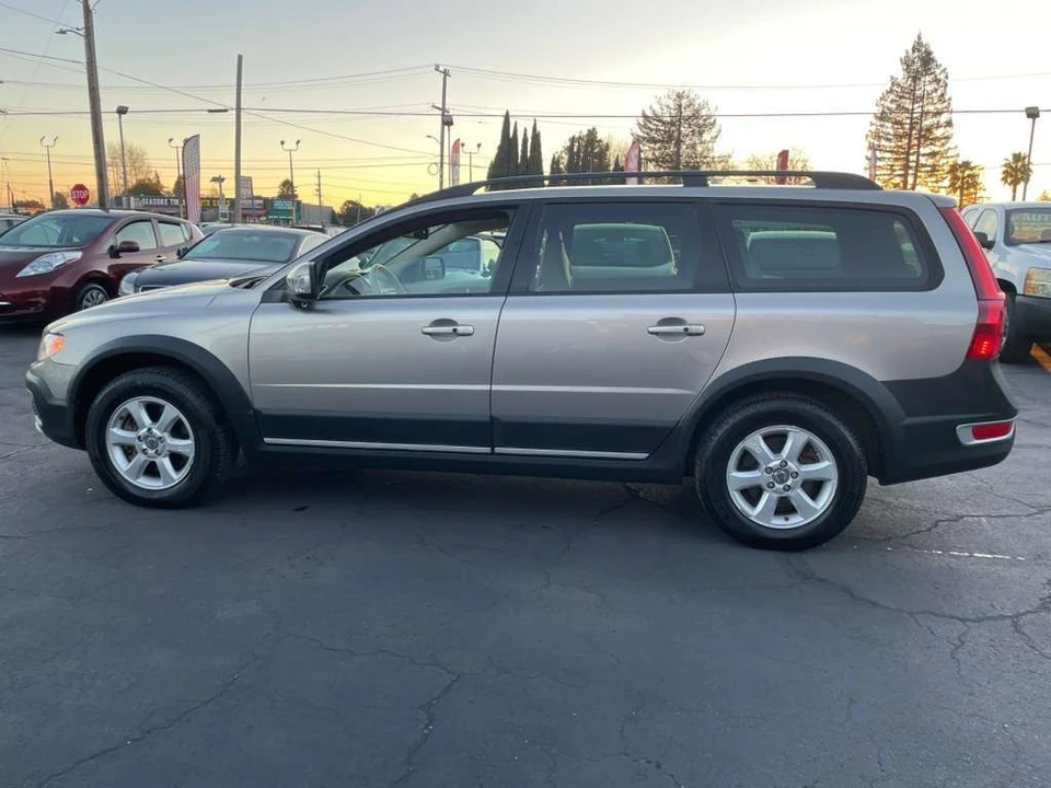 2008 Volvo XC70 3rd Gen - Image 3 of 17