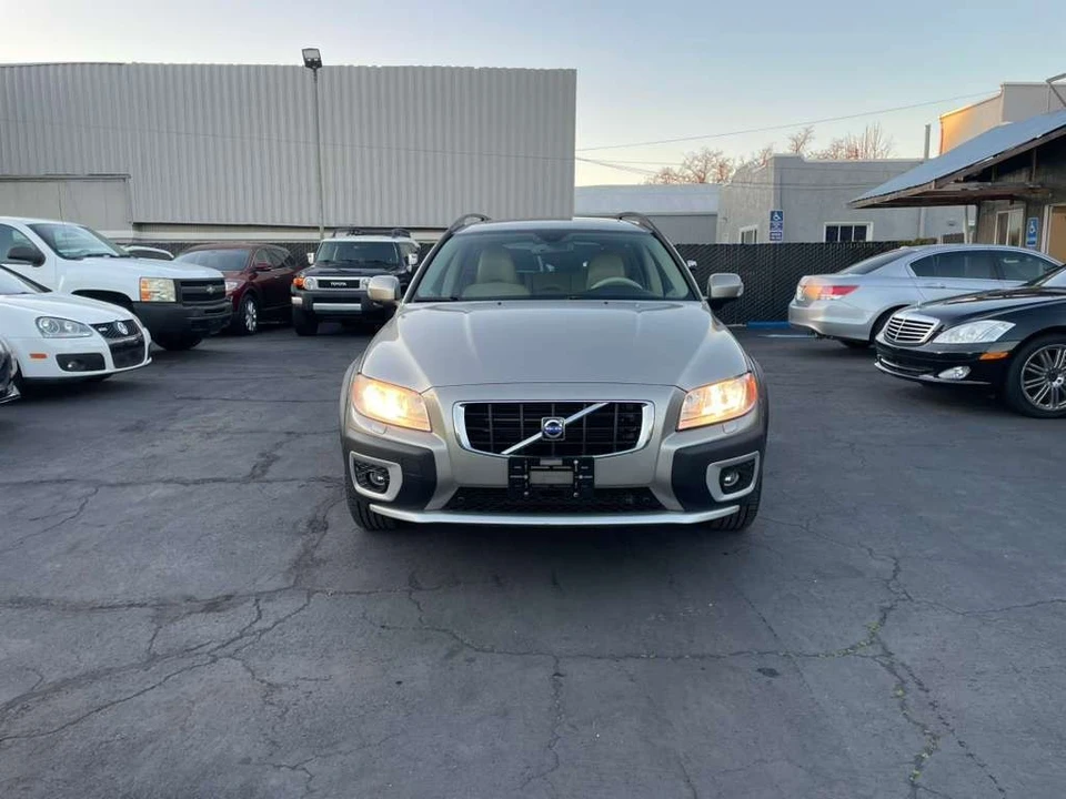 2008 Volvo XC70 3rd Gen - Image 2 of 17