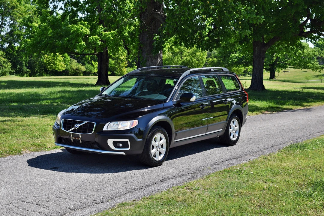 2008 Volvo XC70 3rd Gen - Image 2 of 31