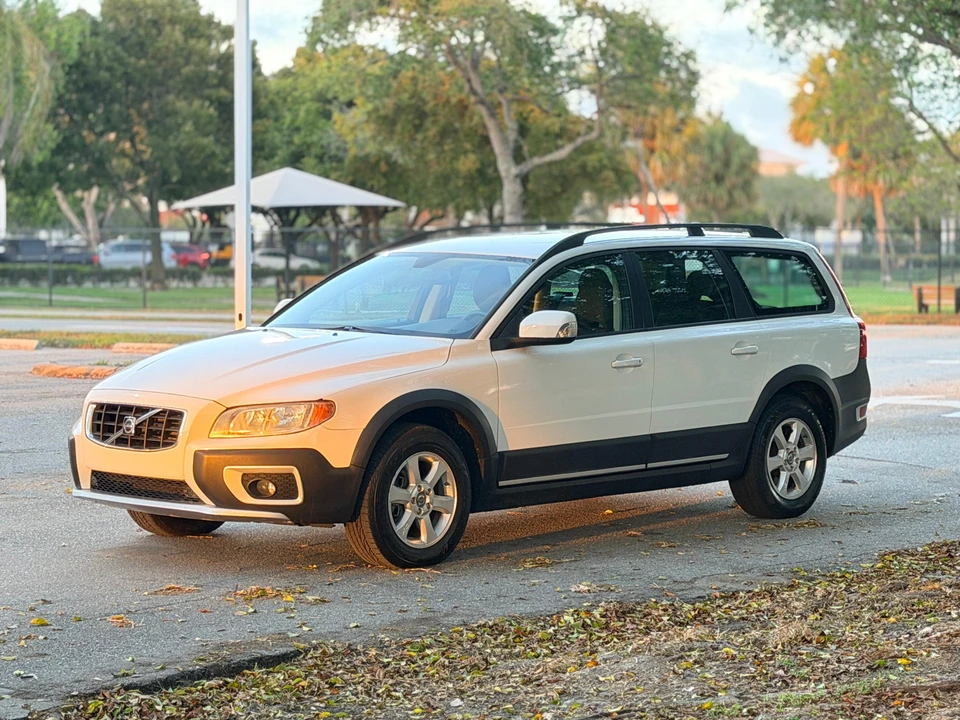 2008 Volvo XC70 3rd Gen - Image 16 of 31